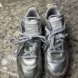 Adidas Originals Falcon W Silver Metallic Crystal White Sneakers FV4317